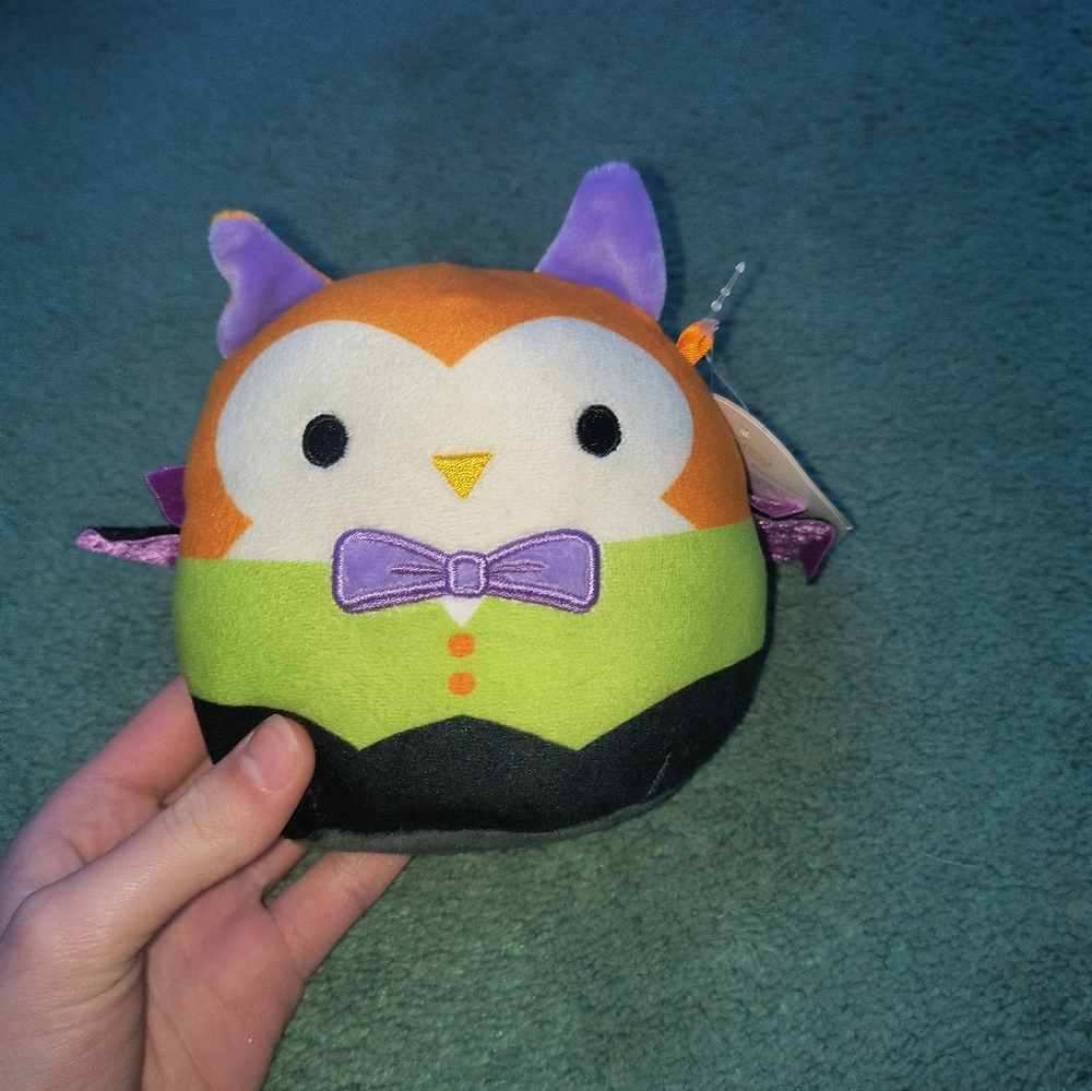 ellette the vampir owl squishmallow